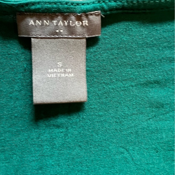 Ann Taylor Turquoise Ruffle Top Short Sleeve Women’s jade green - Picture 3 of 4